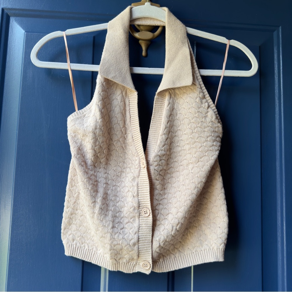 bnwt {small} taupe knit collared sleeveless backless V-neck button-up halter top